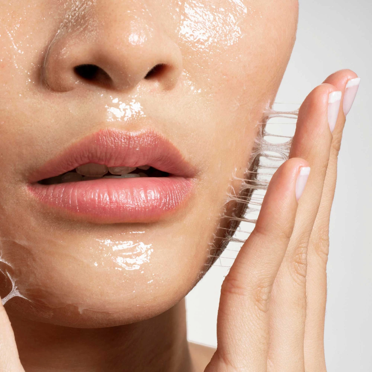 Olixa Kakadu Plum Gummy Facial Cleanser 75ml 5 Olixa Kakadu Plum Gummy Facial Cleanser 75ml - Image 3